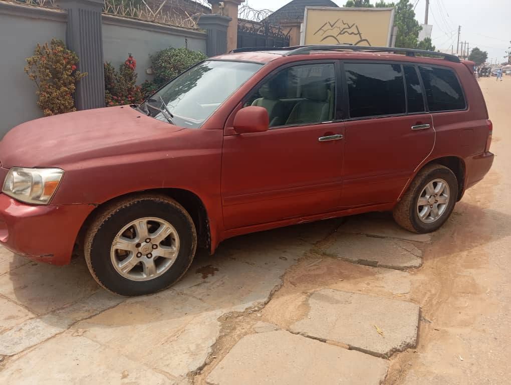 A picture of TOYOTA Highlander