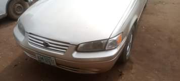 A picture of Camry tiny light 2000model buy and drive ac is factory