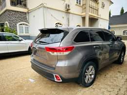 A picture of 2015 highlander first body price 24 5M Location Abuja 0913522