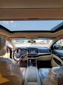 A picture of 8month used Toyota Highlander xle premium edition fullest option pure