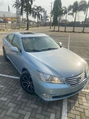 A picture of 2012 Lexus ES350