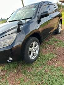 A picture of Toyota rav4 miss tanzania kali mno mpya imenyoka sana inatak