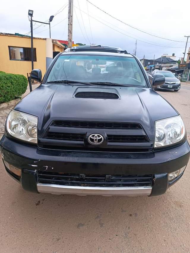 A picture of 2005 Toyota 4Runner First body Untouched engine and gear AC