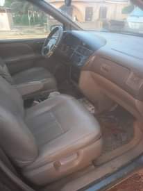 A picture of Toyota sienna 1999