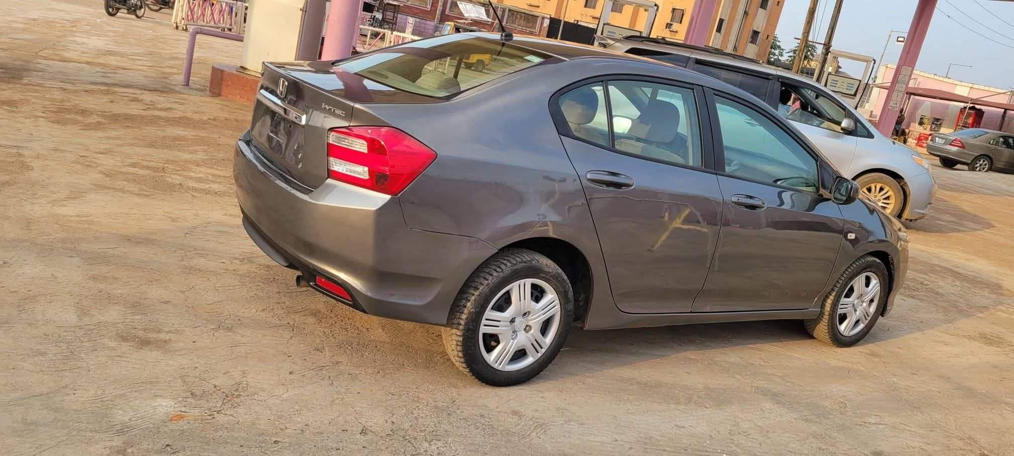 A picture of 2012 Honda city 012