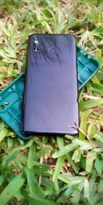 A picture of Pouvior 3 Air simu imenyooka haina kipengere chaji uhakika simu