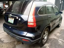 A picture of 07 model Honda CRV The car is clean engine and