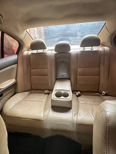 A picture of 2010 Honda Accord pure first body untampered engine and gear