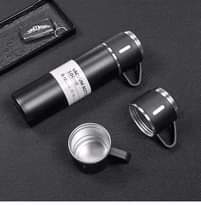 A picture of VACCUM FLASK SET WITH 3 EXTRA CUPS