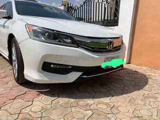 A picture of Honda accord sport 2017