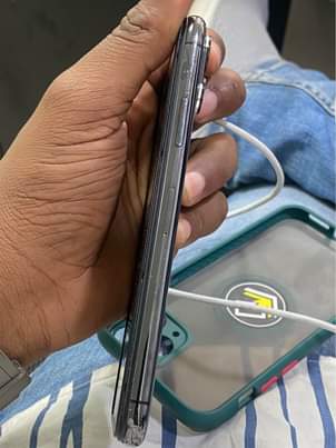 A picture of Iphone x