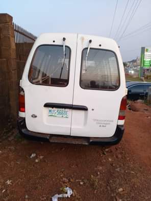 A picture of Nissan vannette bus cargo manual Is available with good condition