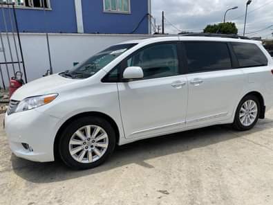 A picture of 2011 Toyota Sienna 14 8m Tokunbo keyless Full option with