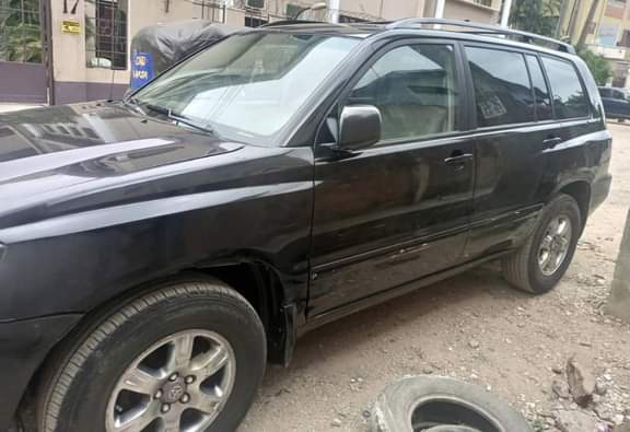 A picture of 2005 HIGHLANDER V6 Good Engine and Gearbox AC NOT COOLING