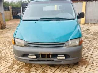 A picture of Toyota Hiace 2004 09025508383