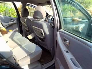 A picture of 2002 Nissan almira tino Almira tino