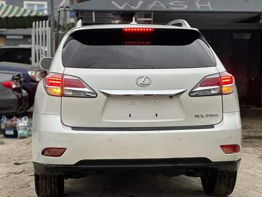 A picture of Fast finger Quick sale dealers Market 2015 model Rx 350Tokunbo