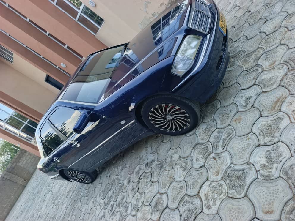 A picture of MERCEDES BENZ C230