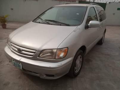A picture of REGISTERED TOYOTA SIENNA 2002 XLE FOR SALE