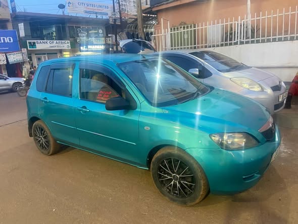A picture of Mazda demio at 7 6m
