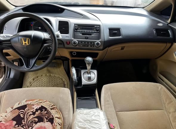 A picture of HONDA CIVIC 2008
