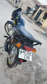 A picture of BOXER 150 HAINA KIPENGELE CHOCHOTE BEI 1200000