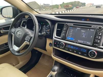 A picture of Toyota Highlander XLE 2014 model Direct Belgium 3seater DUV Full