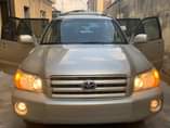 A picture of 2004 Highlander toks accident free with leather interior Formica v6