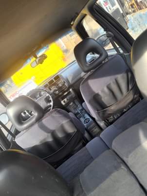 A picture of Toyota rav4 2000 08038587752