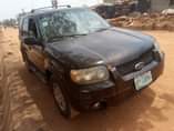 A picture of Ford Escape 2005 model for sale Sound untouched engine and