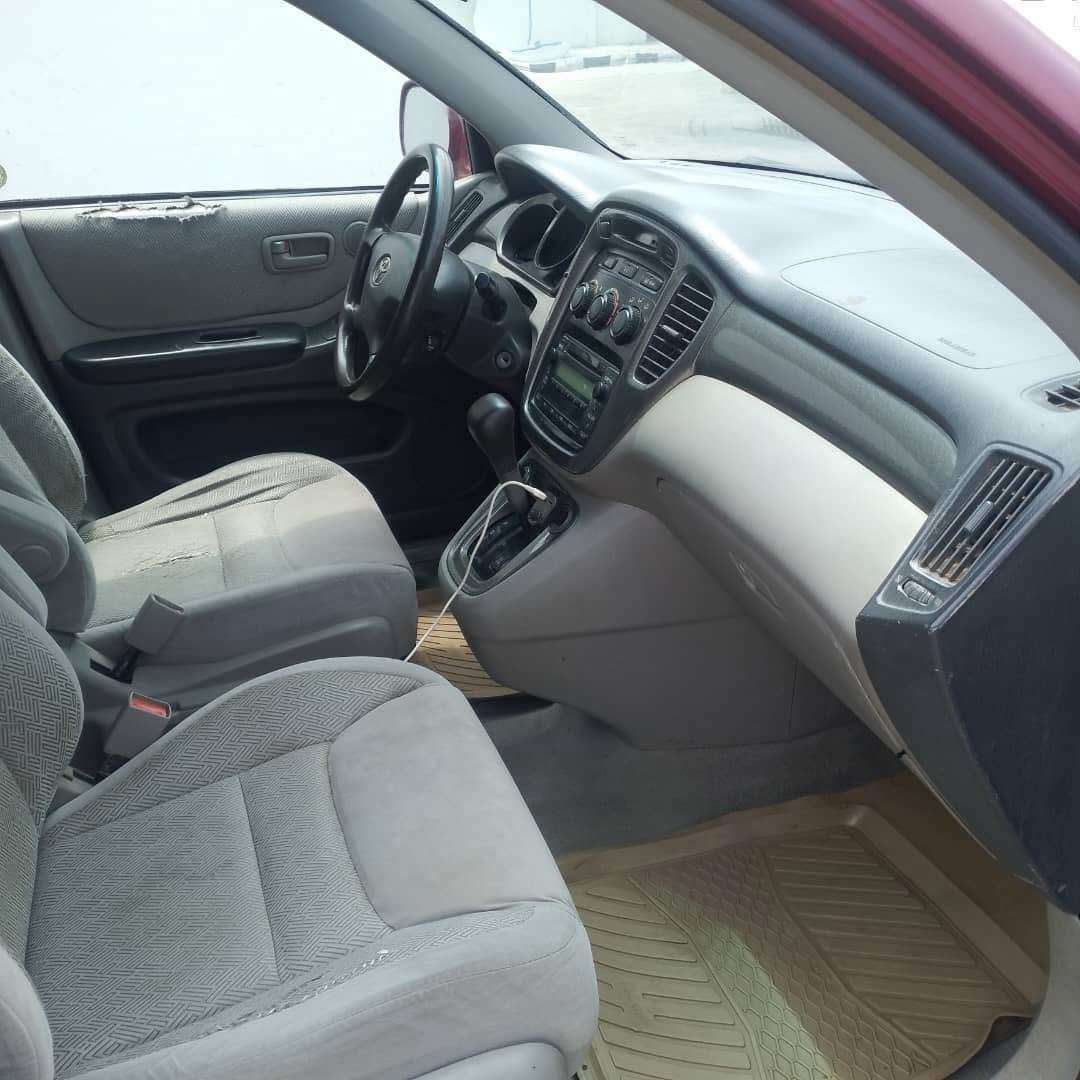 A picture of Super neat Toyota Highlander available for weekend deal