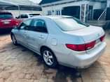 A picture of 05 Honda Accord