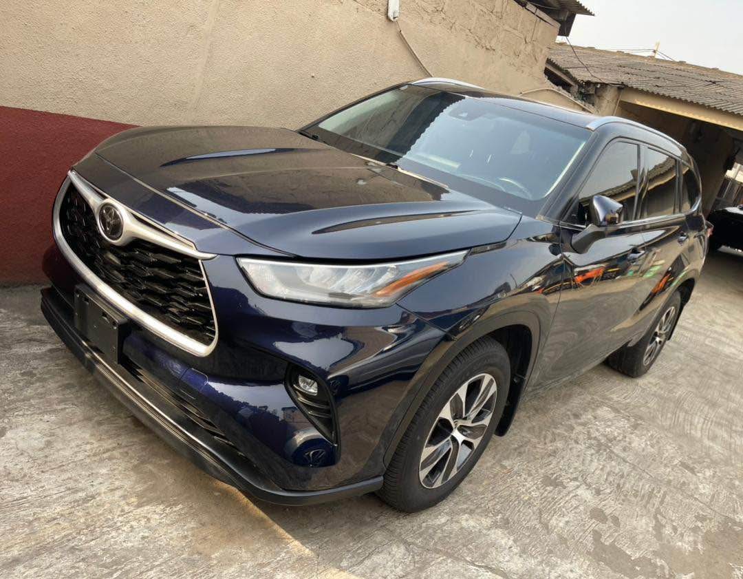 A picture of 2020 21 Mint Tokunbo Foreign Used Toyota Highlander XLE AWD.
