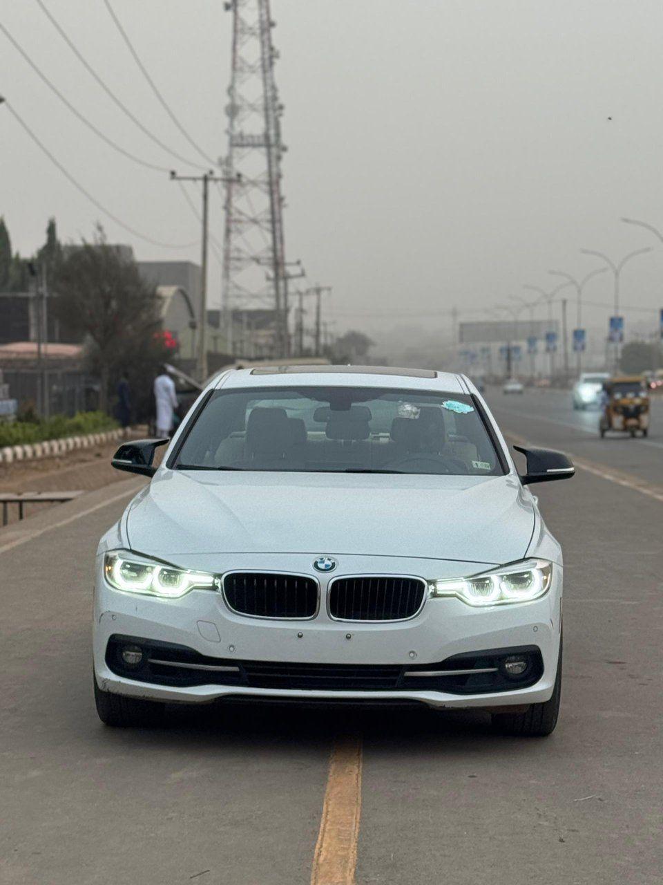 A picture of BMW 328i 2016 model