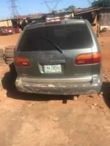 A picture of First body 2000Toyota Sienna engine and gear a c need