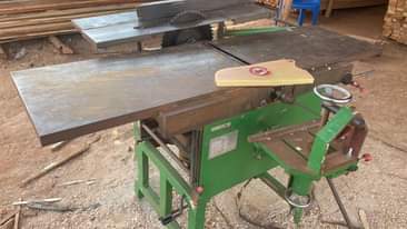 A picture of Timber cutting machine