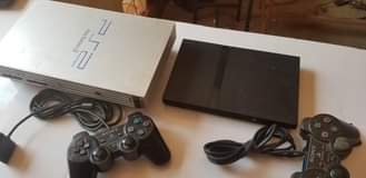 A picture of PlayStation2 with pads is available