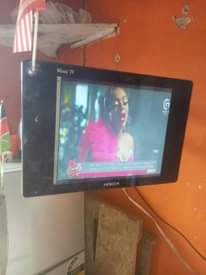 A picture of Sayona TV 24 inches and Hokoa TV 19 inches not