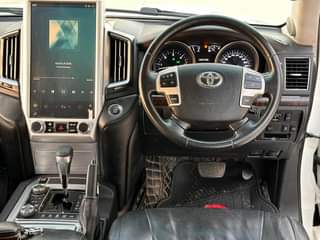 A picture of LAND CRUISER