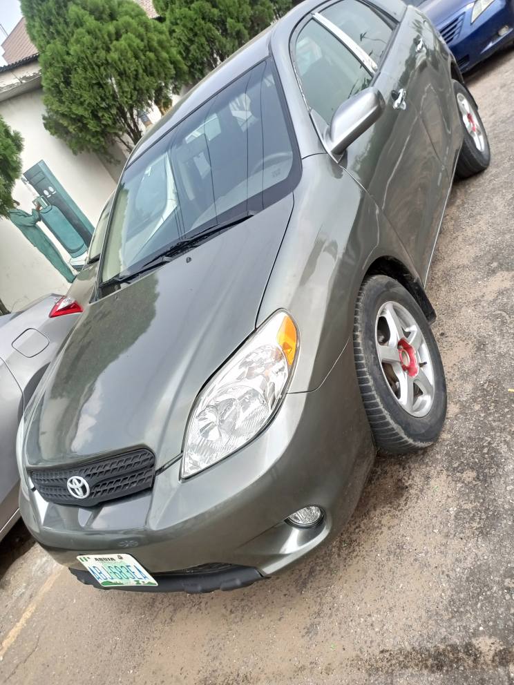 A picture of Toyota matrix Nigeria used first body everything is working perfect
