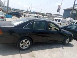 A picture of 2001 Toyota Avalon