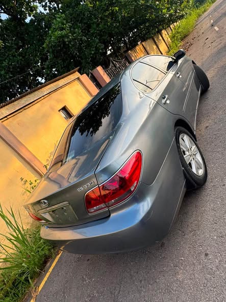 A picture of LEXUS Es330 2006 Model