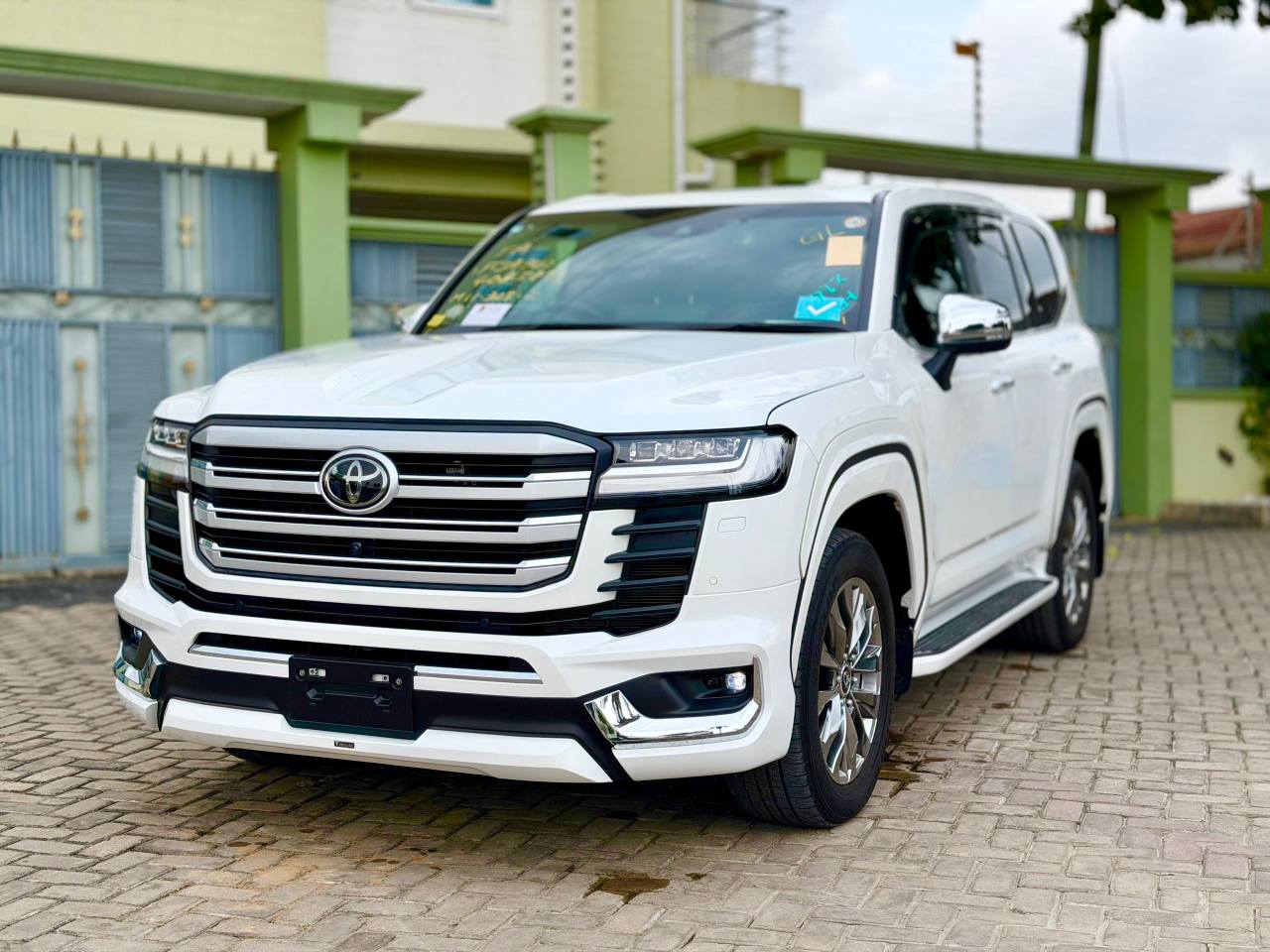 A picture of Land cruiser ZX