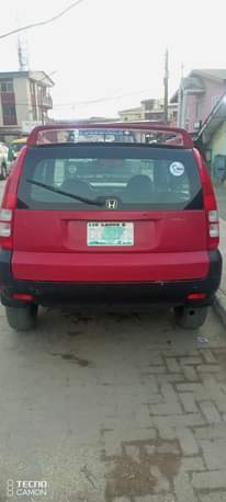 A picture of Honda hr v 2004