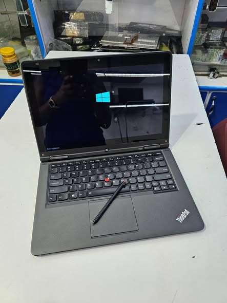 A picture of Lenovo yoga 12