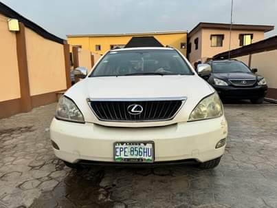 A picture of Sharp and clean Registered 2007 Lexus Rx350