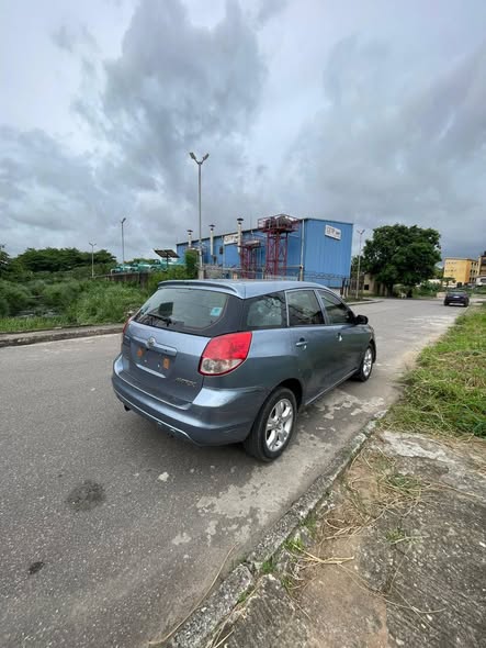 A picture of Toyota Matrix 2004