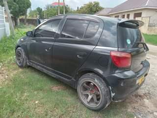 A picture of Vitz RS iyo manyu balaa kabisa Injin 2NZ 1290vvti Gia