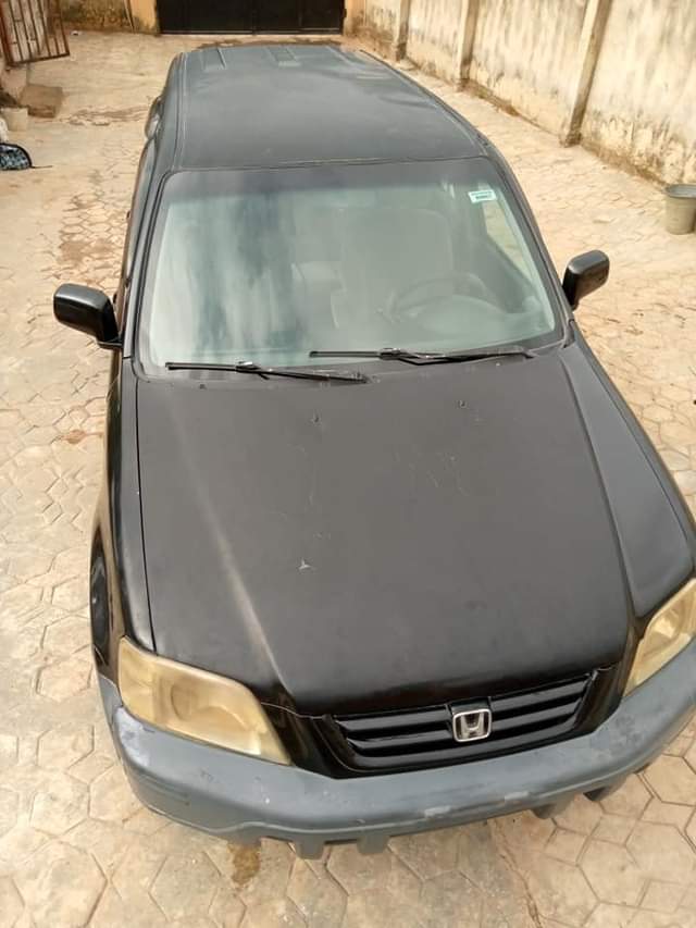A picture of HONDA CR V