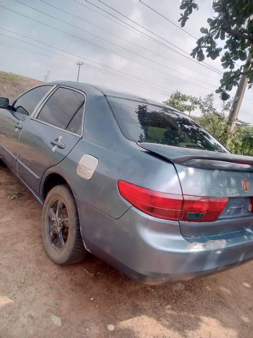 A picture of Honda Accord 2003